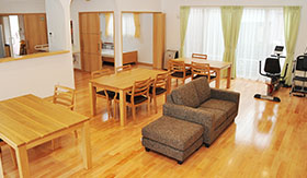 解放感あるリビングルーム