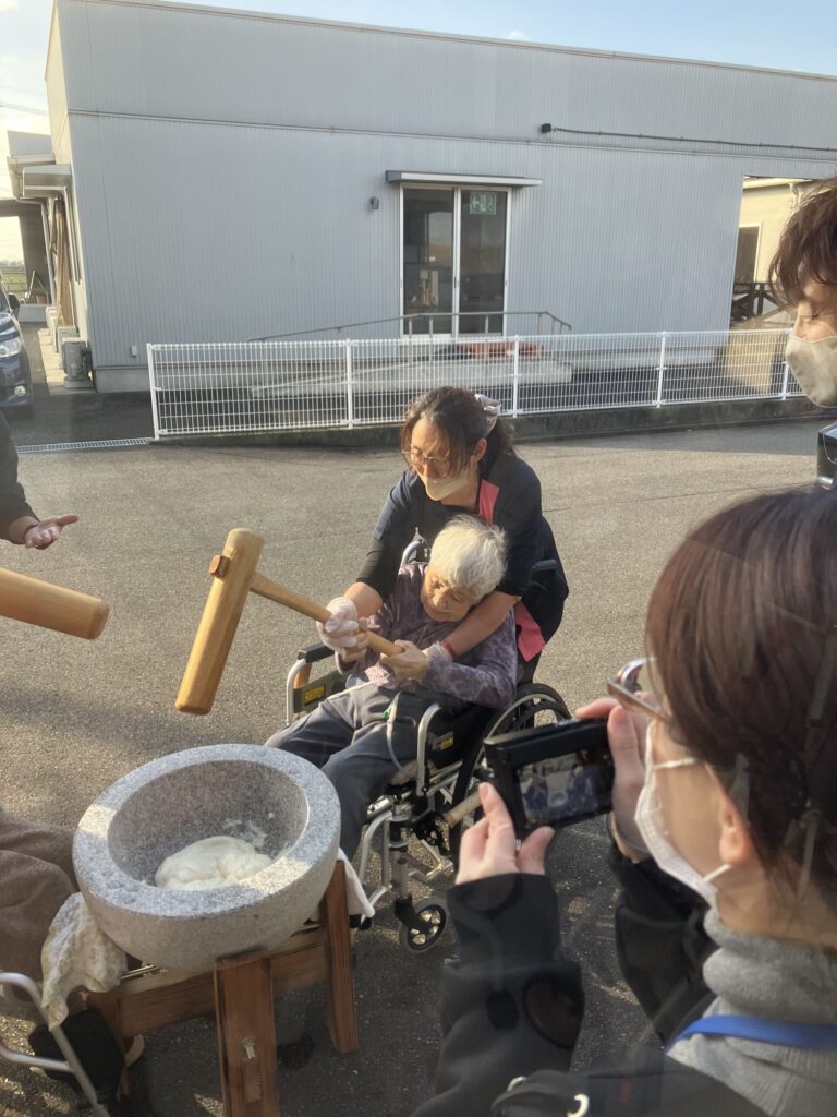 餅つき会パート①のサムネイル画像