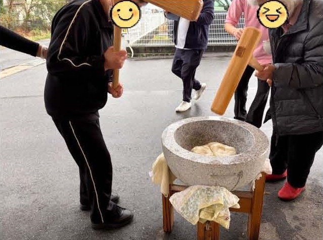 💚木午(き゚ね)と臼でぺったんぺったん💚のサムネイル画像